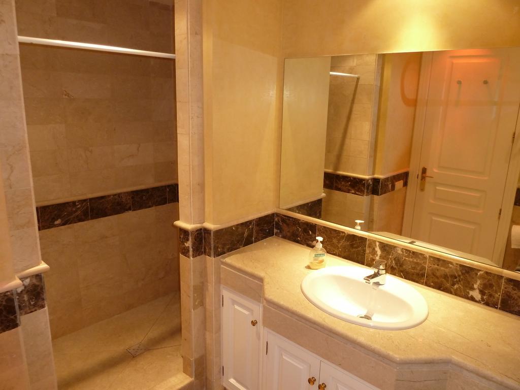 Greenlife Village Apartment Марбелья Номер фото